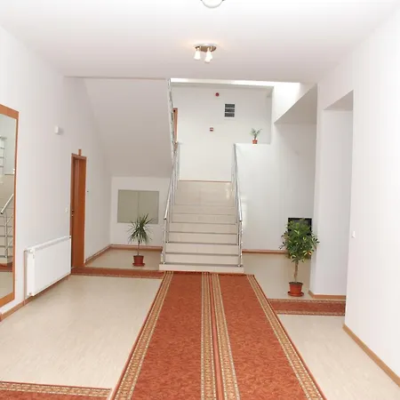 מלון M Garni וראנג'ה