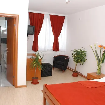 Hotel M Garni 2*