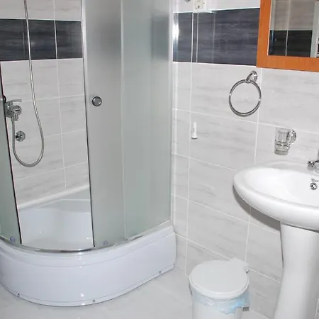 M Garni Hotel 2*
